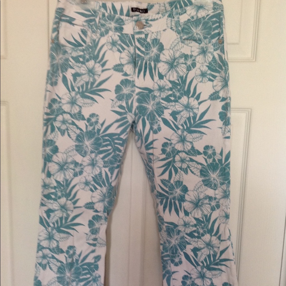 Roz & Ali crop jeans size 10